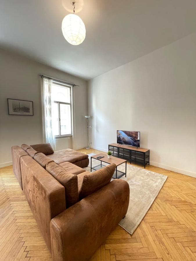 Apartament B&japartments *